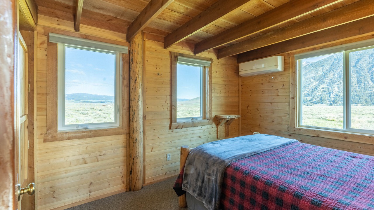 Photo of Bedroom in Cameron