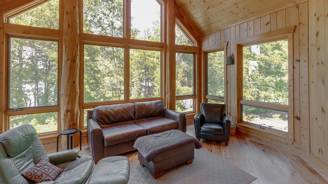 Photo of Bedroom in Longville