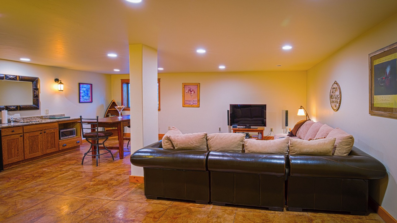 Photo of Livingroom in Livingston