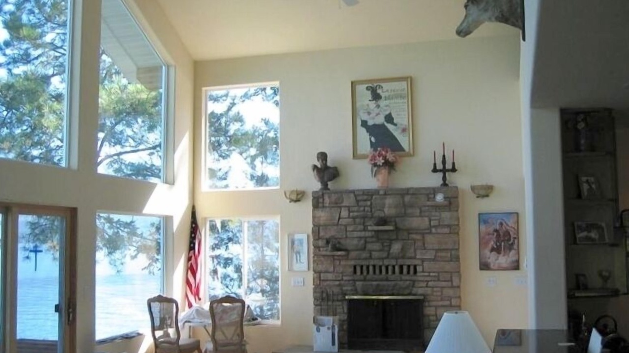 Photo of Livingroom in Finley Point