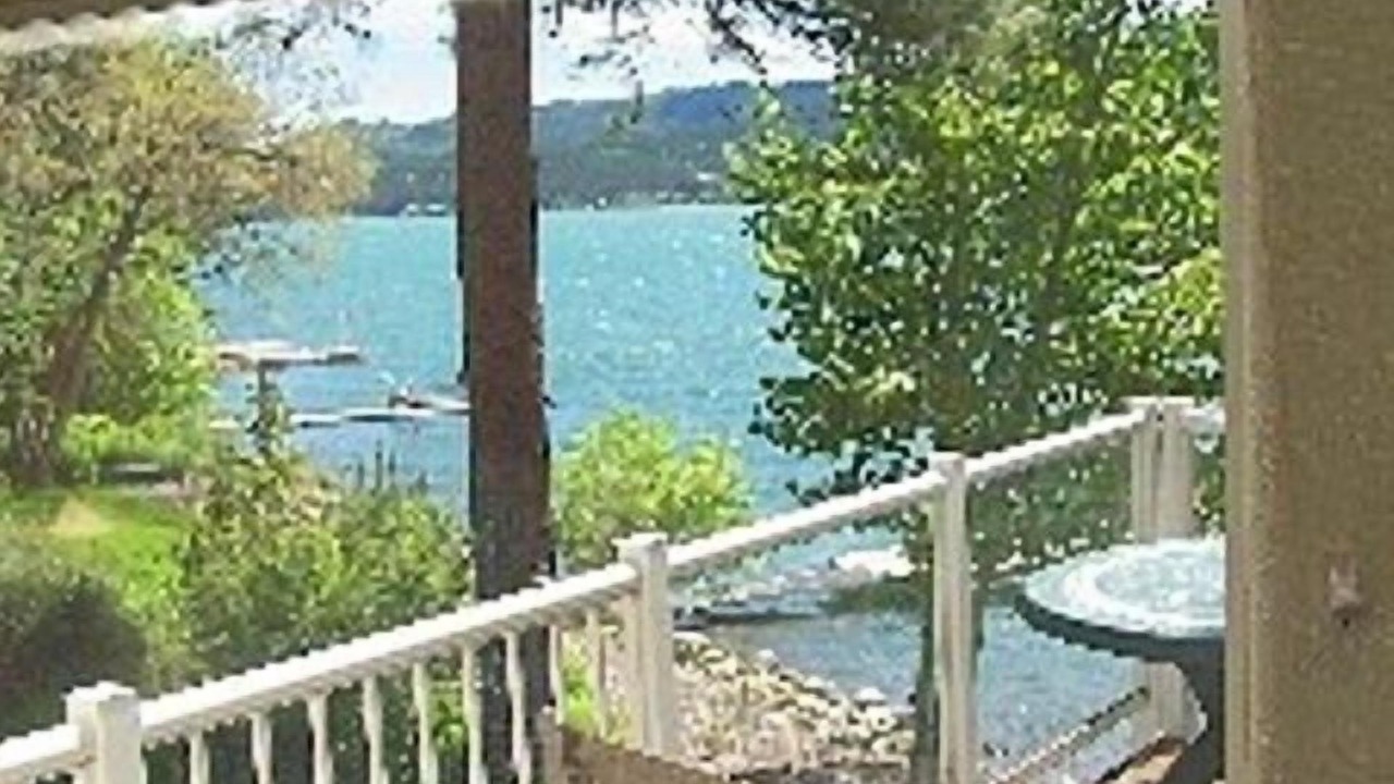 Photo of Bedroom in Lakeside