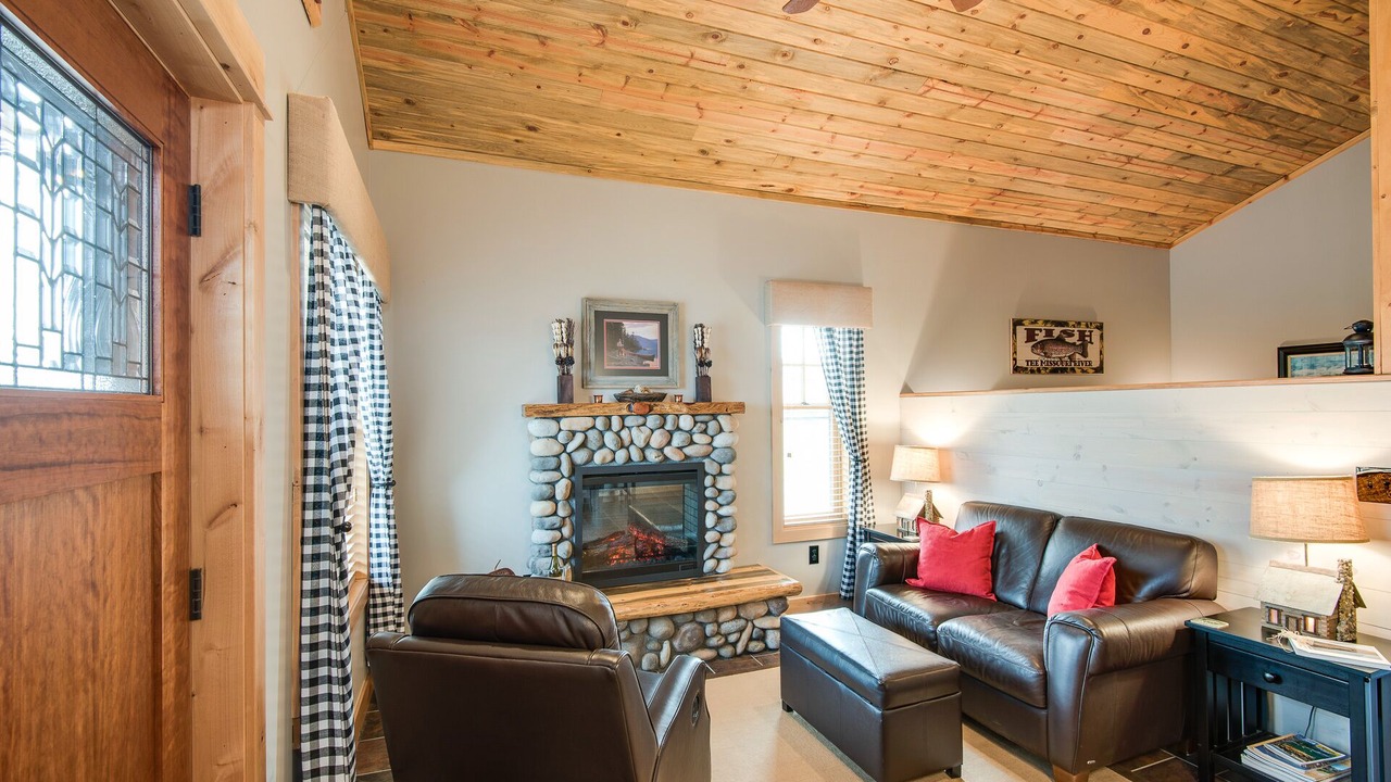 Photo of Livingroom in Broadwater County