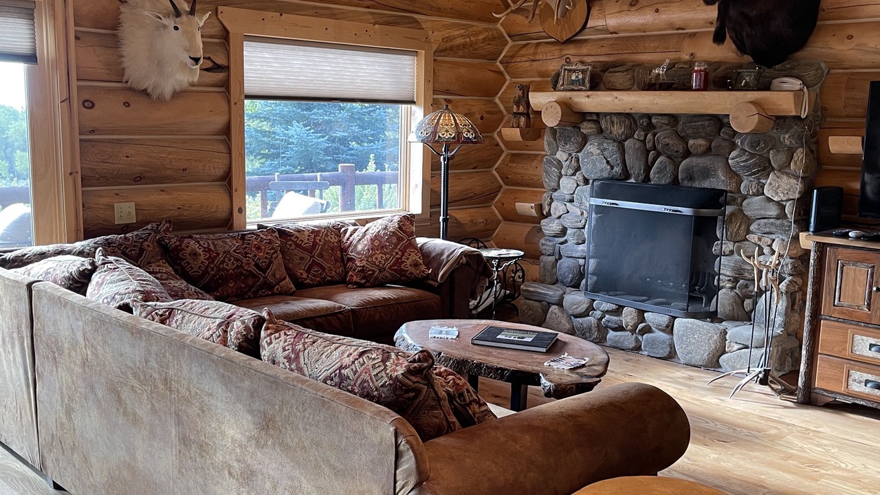 Photo of Livingroom in North Meadow Creek