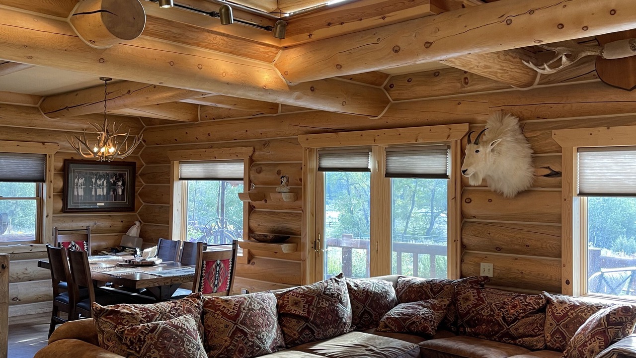 Photo of Livingroom in North Meadow Creek