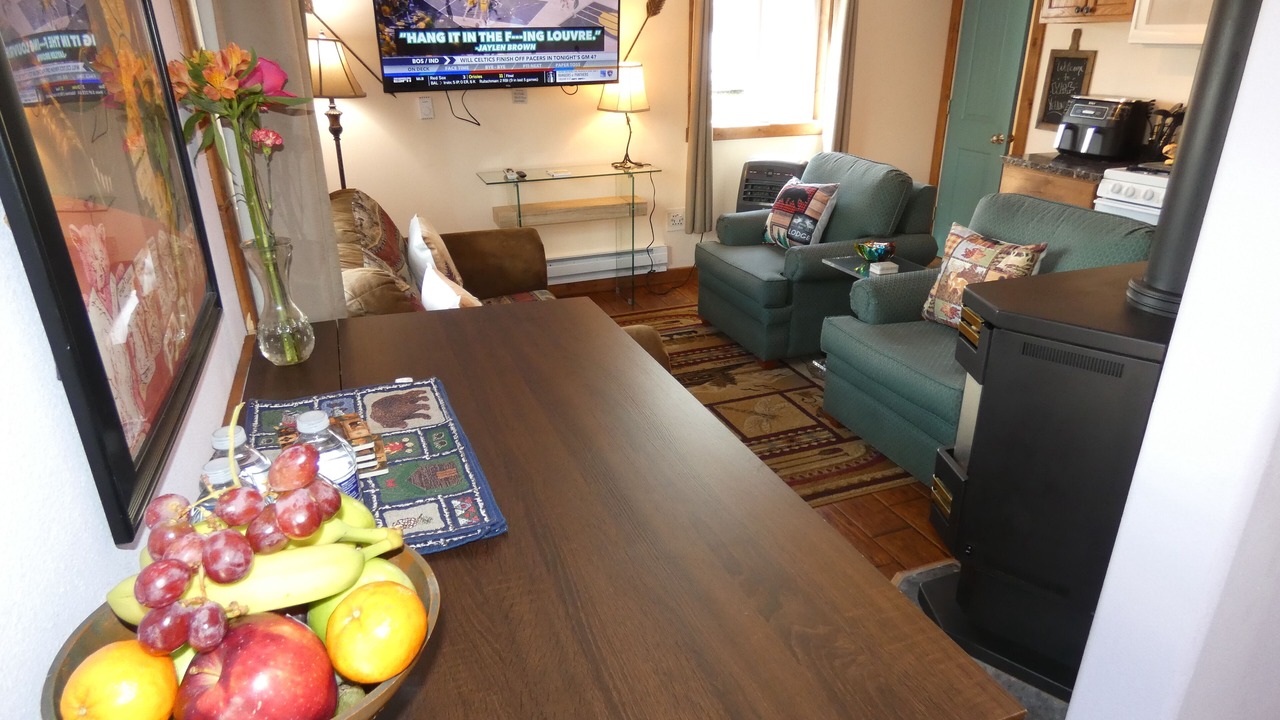 Photo of Livingroom in West Yellowstone