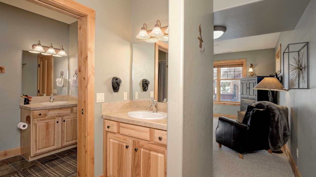 Photo of Bathroom in Powder Ridge