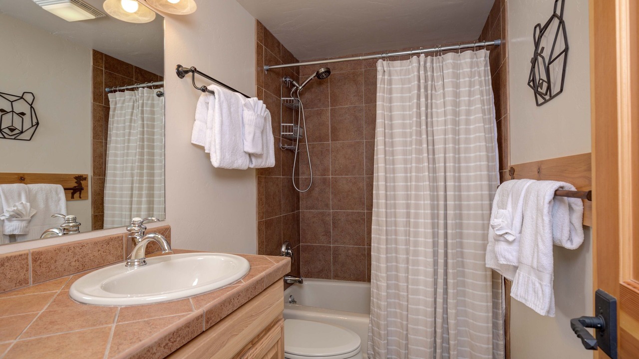 Photo of Bathroom in Powder Ridge