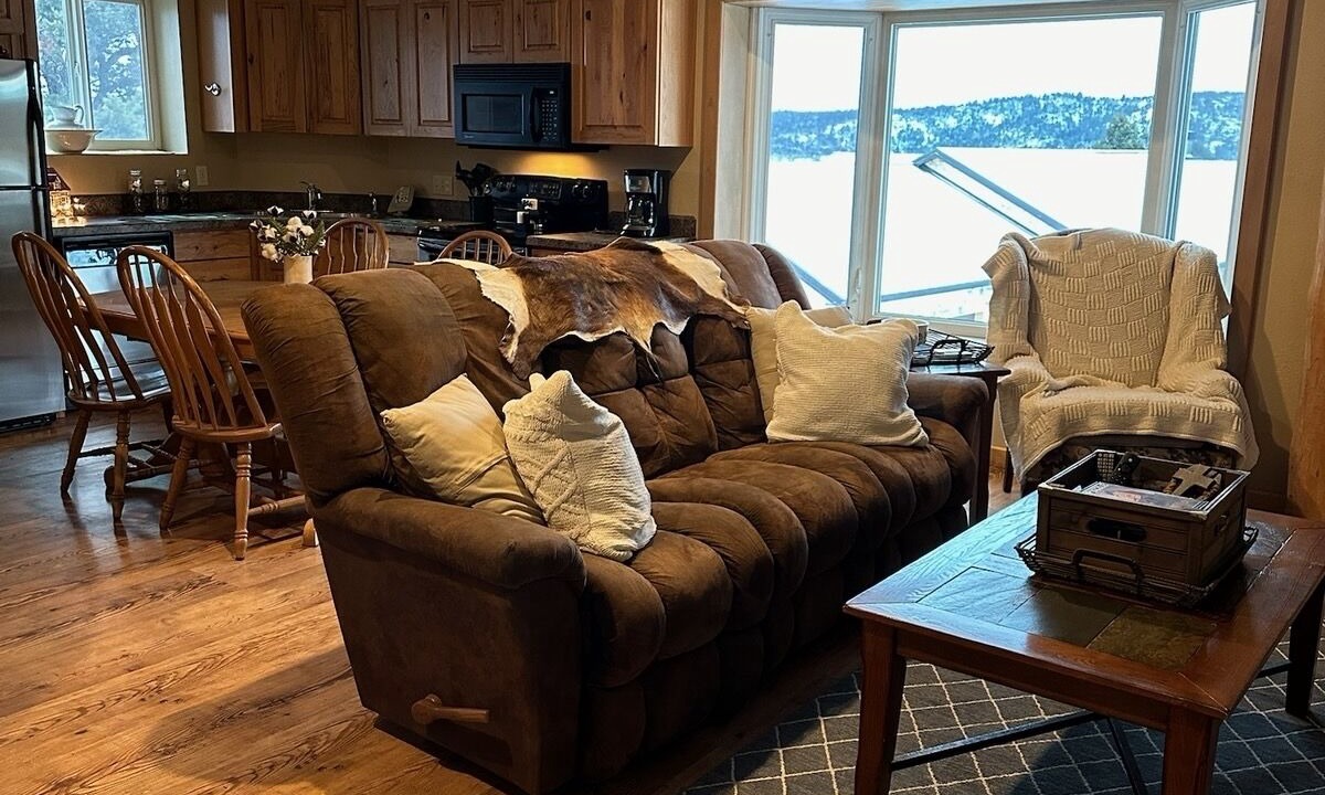Photo of Bedroom in White Sulphur Springs