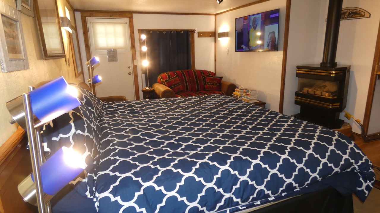 Photo of Bedroom in West Yellowstone