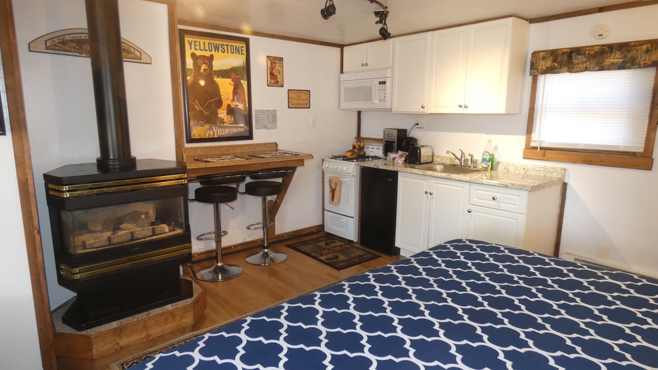 Photo of Bedroom in West Yellowstone