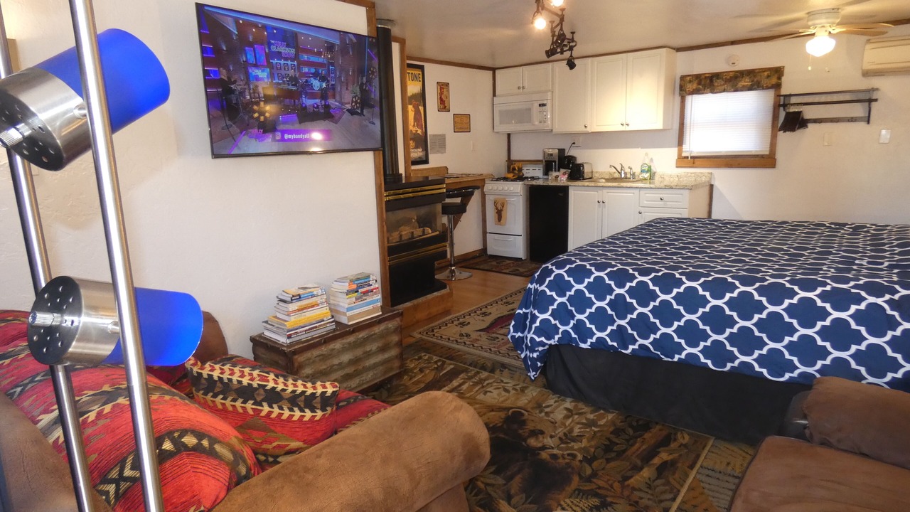 Photo of Bedroom in West Yellowstone
