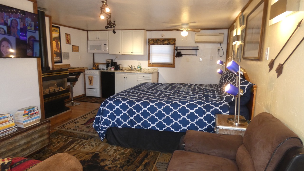 Photo of Bedroom in West Yellowstone