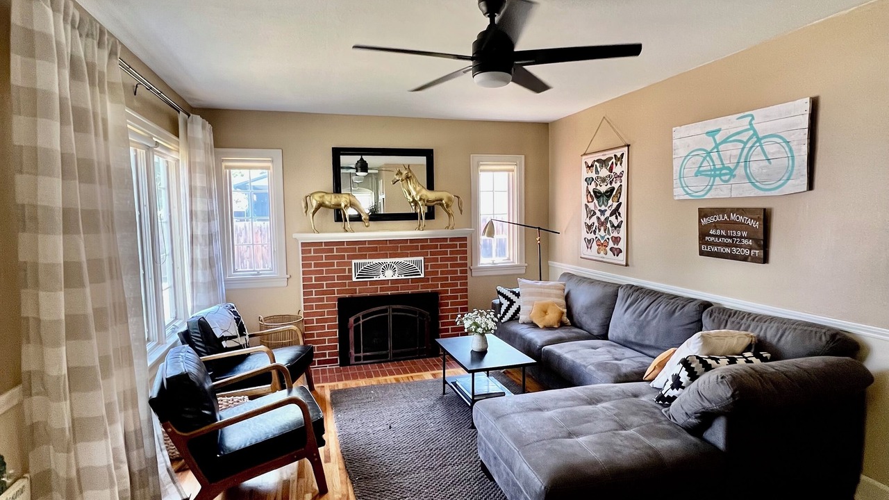 Photo of Livingroom in Rose Park