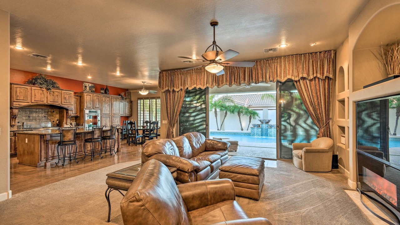 Photo of Livingroom in Power Ranch