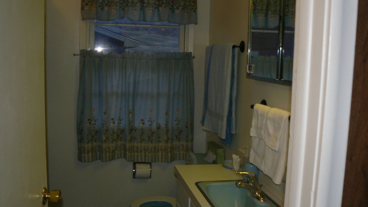 Photo of Bathroom in Gardiner