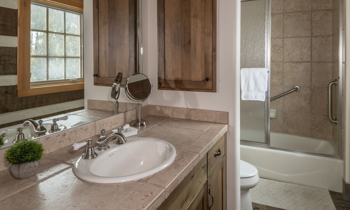Photo of Bathroom in Big Sky