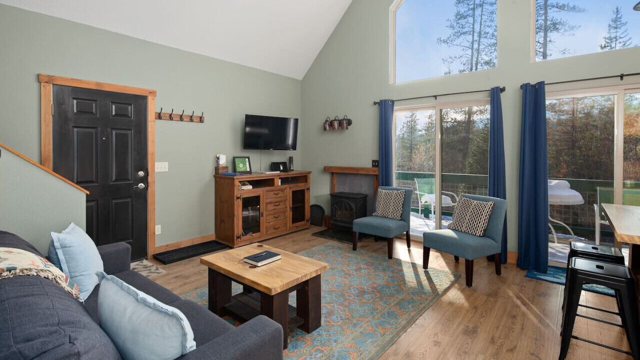 Photo of Livingroom in Columbia Falls