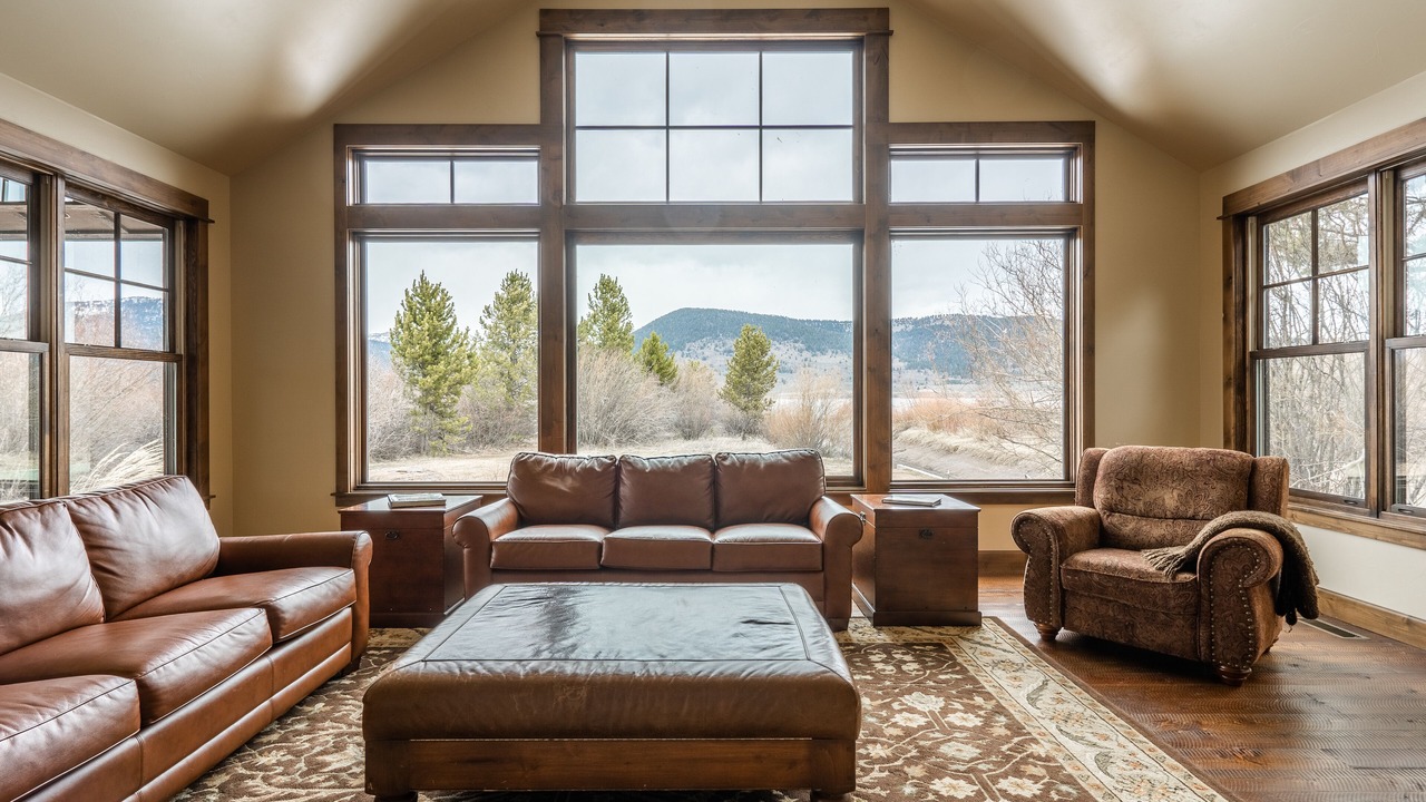 Photo of Livingroom in West Yellowstone