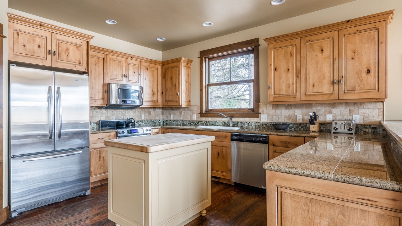 Photo of Kitchen in West Yellowstone