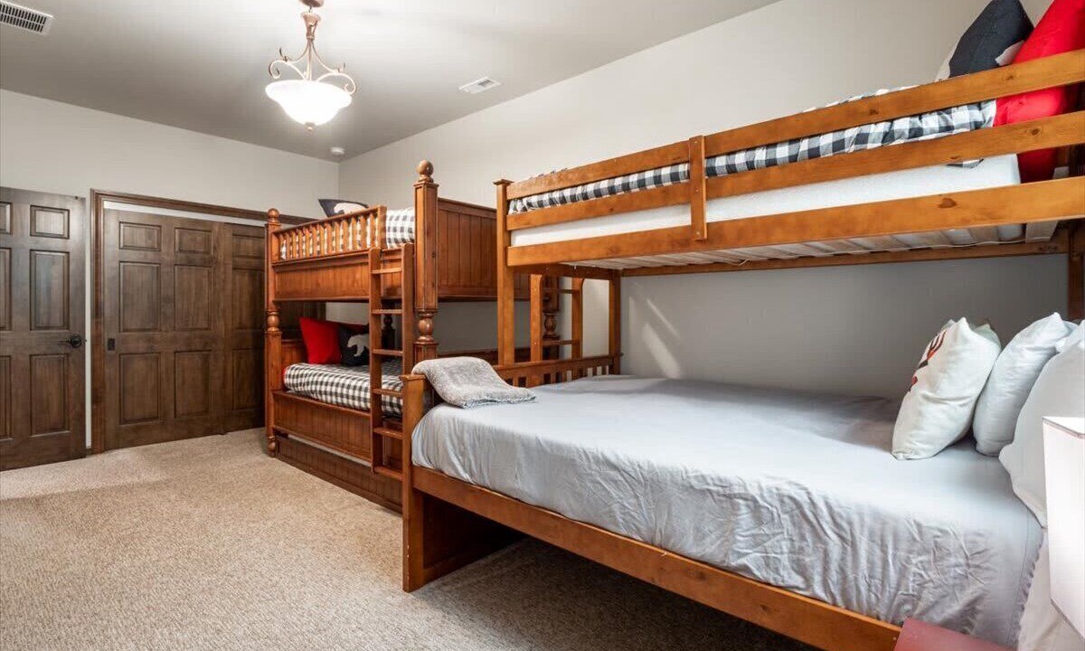 Photo of Bedroom in Leigh Creek Estates