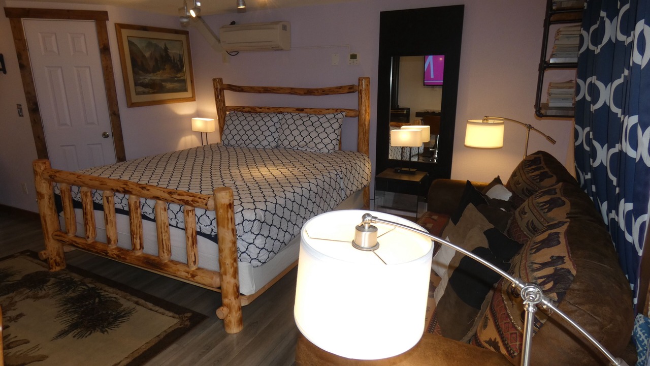 Photo of Bedroom in West Yellowstone