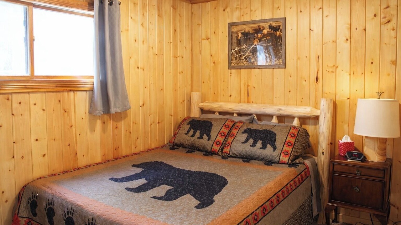 Photo of Bedroom in Island Park
