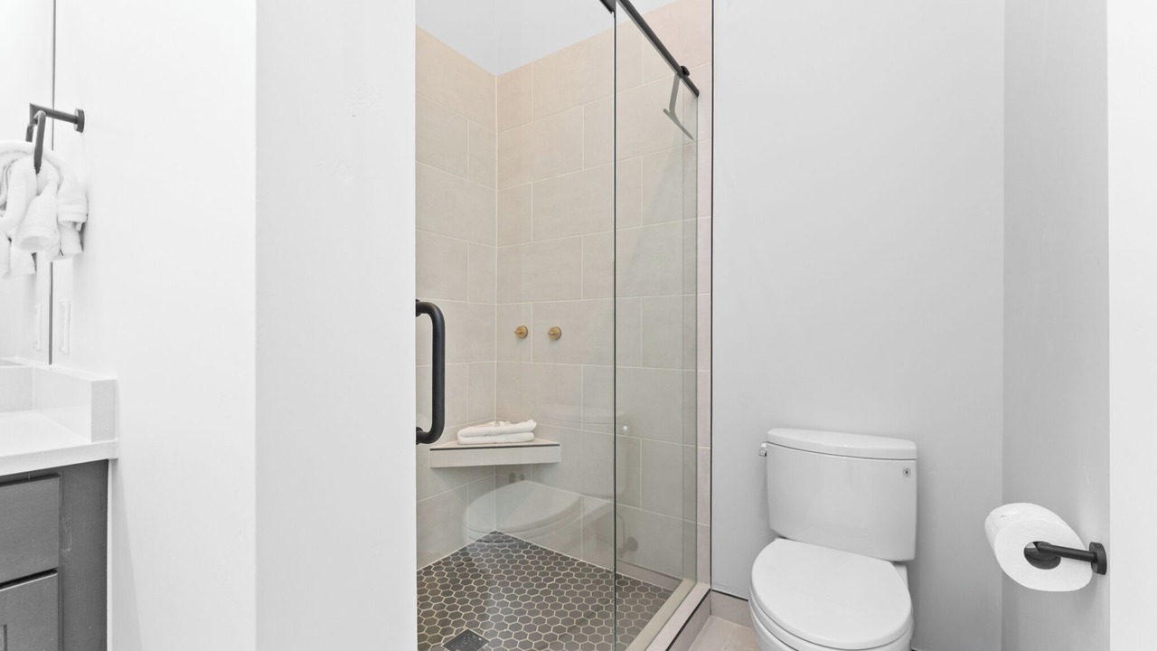 Photo of Bathroom in Lakeside Village