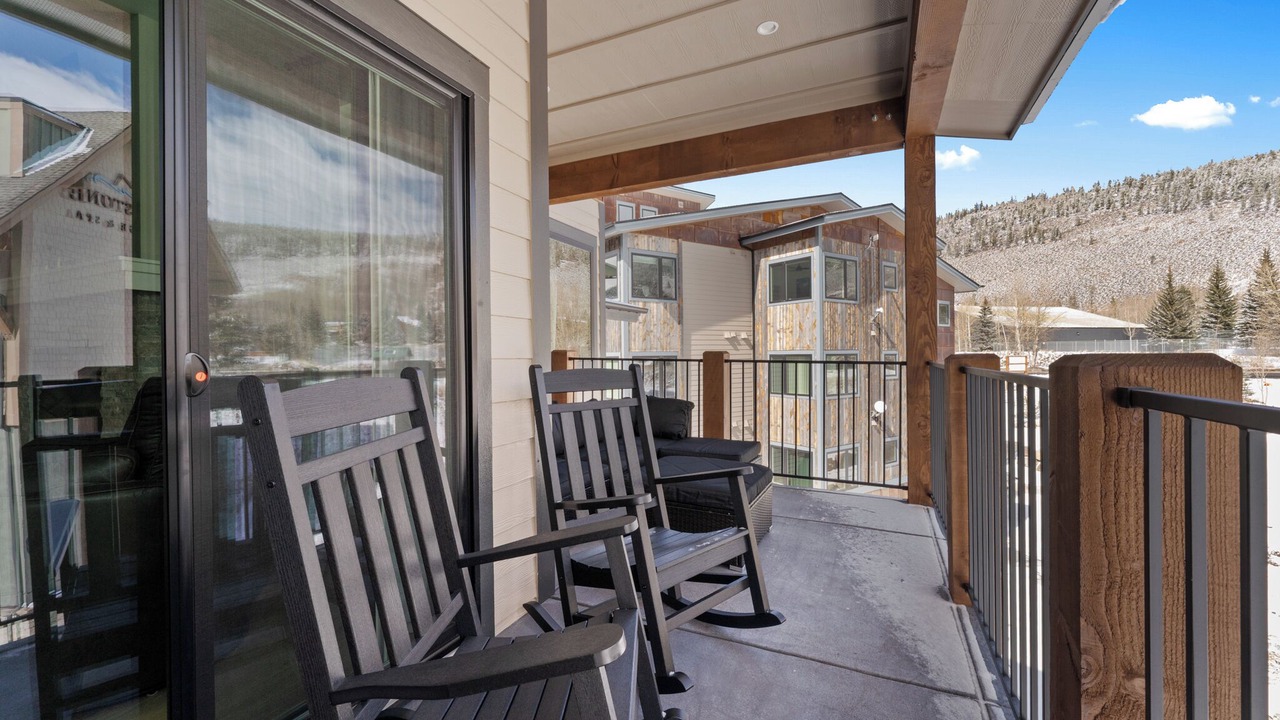 Photo of Patio Balcony in Lakeside Village