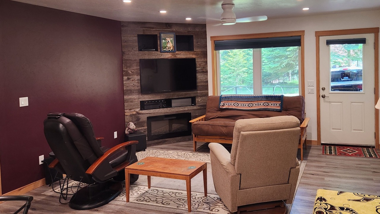 Photo of Livingroom in Carey Bay