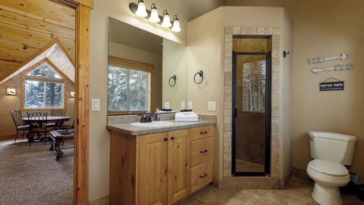 Photo of Bathroom in Meadow View Heights