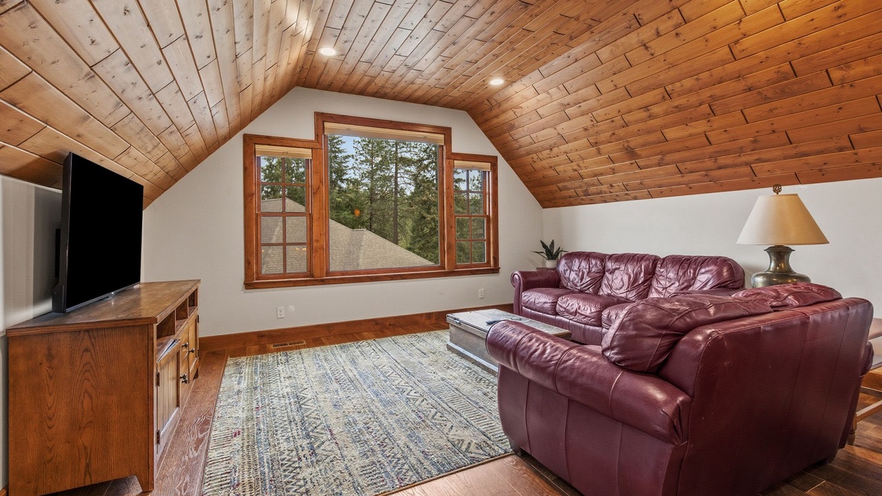 Photo of Livingroom in English point