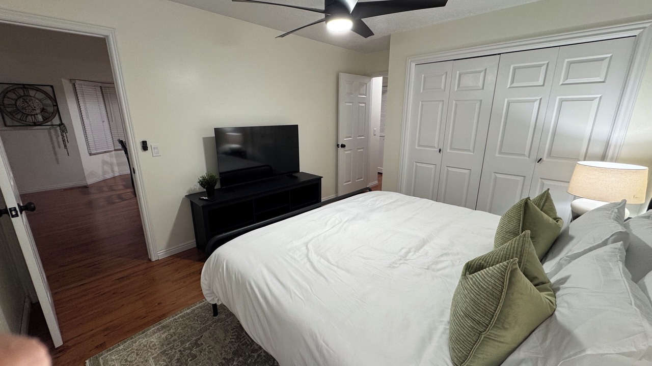 Photo of Bedroom in Evanston