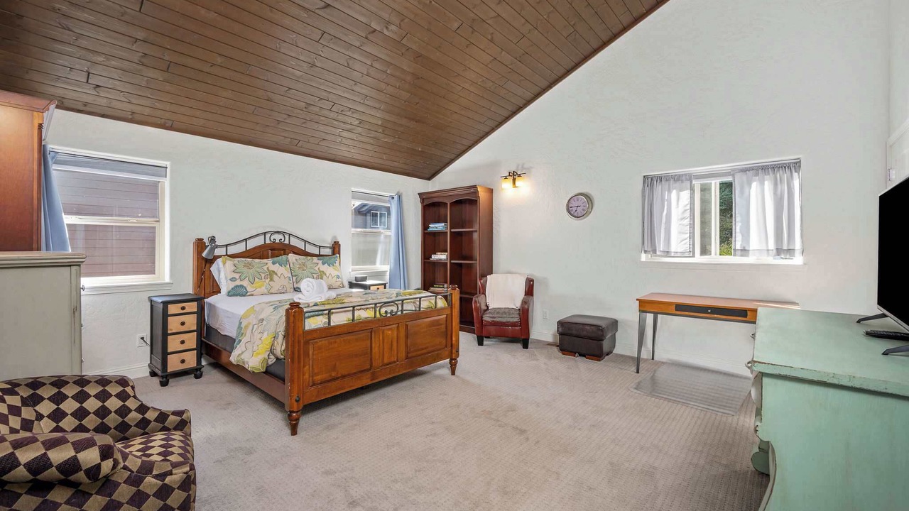 Photo of Bedroom in Hayden Lake
