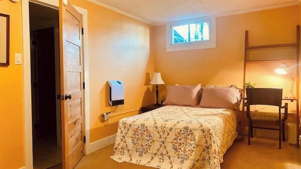 Photo of Bedroom in University District
