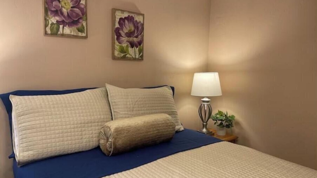 Photo of Bedroom in University District