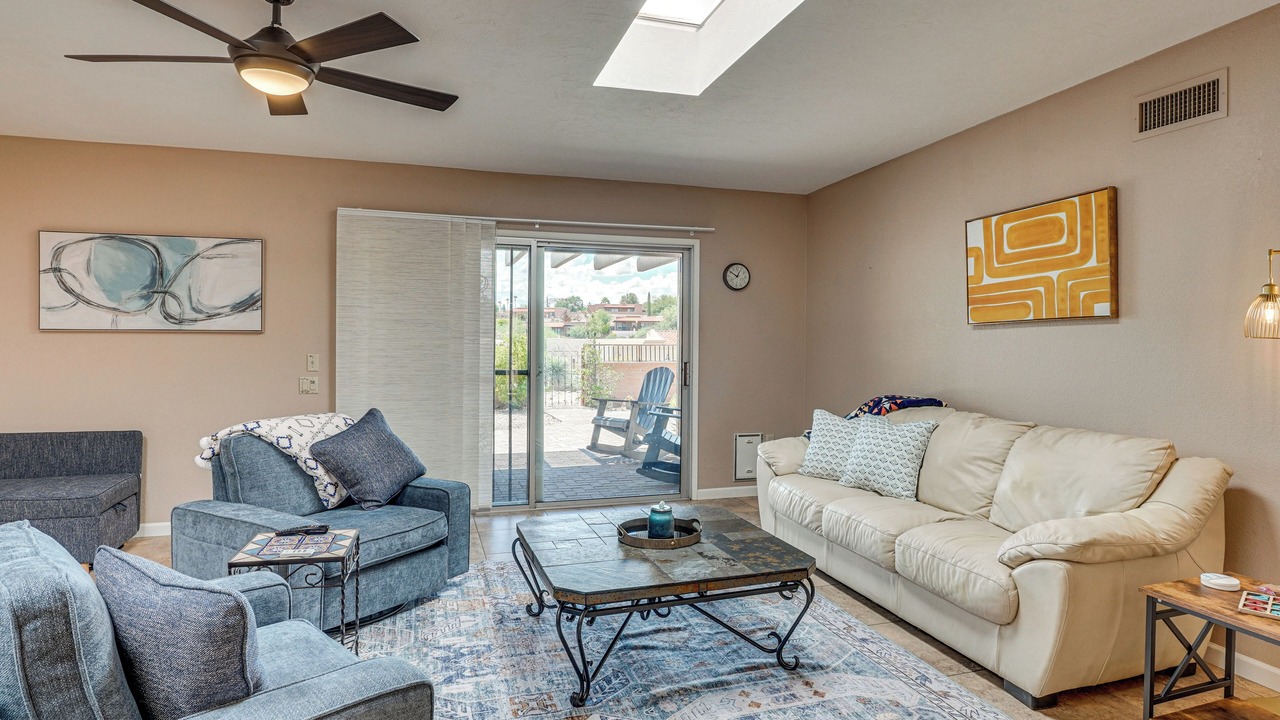 Photo of Livingroom in Green Valley