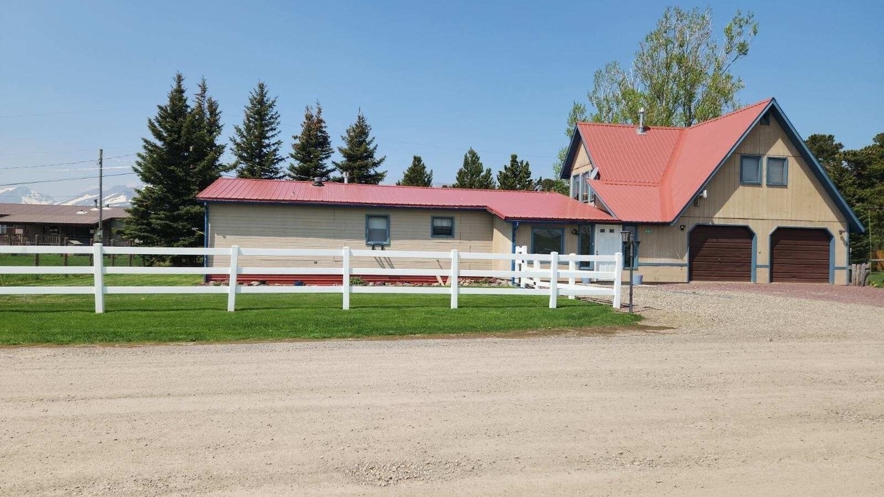 Photo of Outdoor in East Glacier Park Village