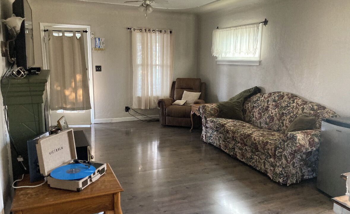 Photo of Livingroom in Laurel