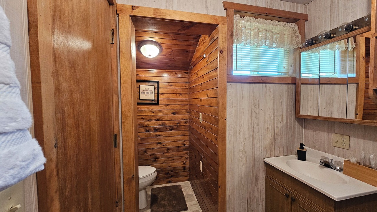 Photo of Bathroom in Mosby