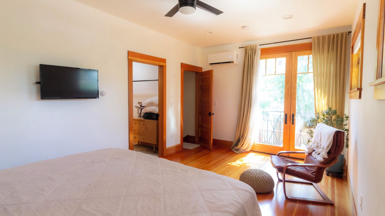 Photo of Bedroom in Lower Rattlesnake