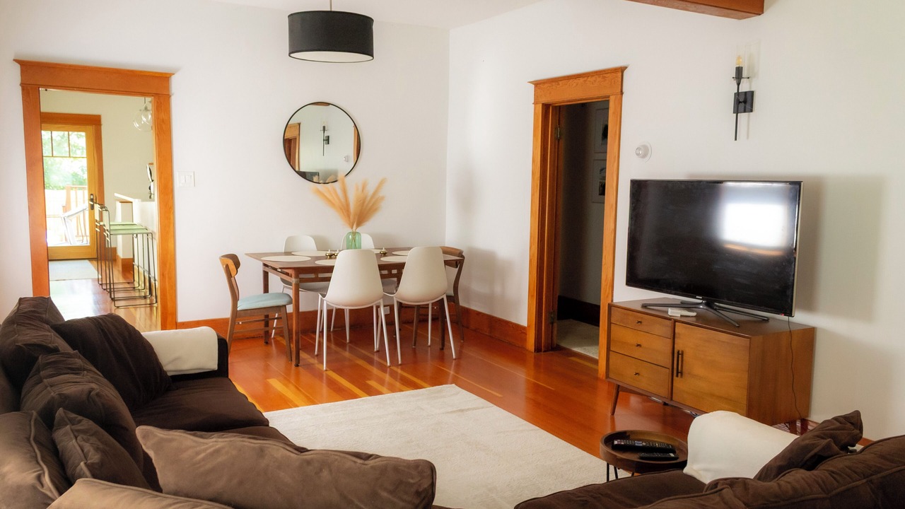 Photo of Livingroom in Lower Rattlesnake