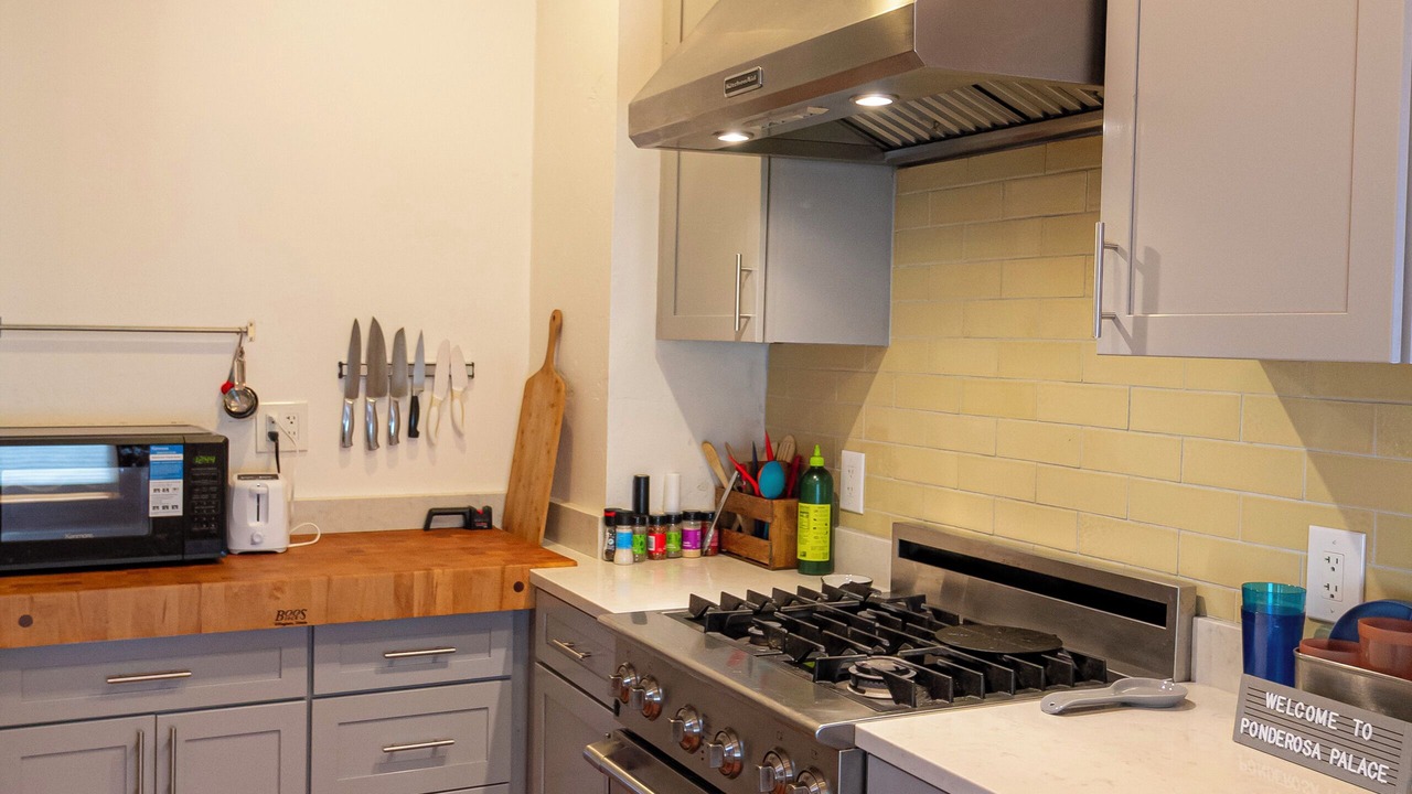 Photo of Kitchen in Lower Rattlesnake