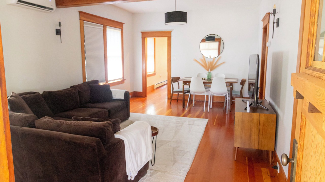 Photo of Livingroom in Lower Rattlesnake
