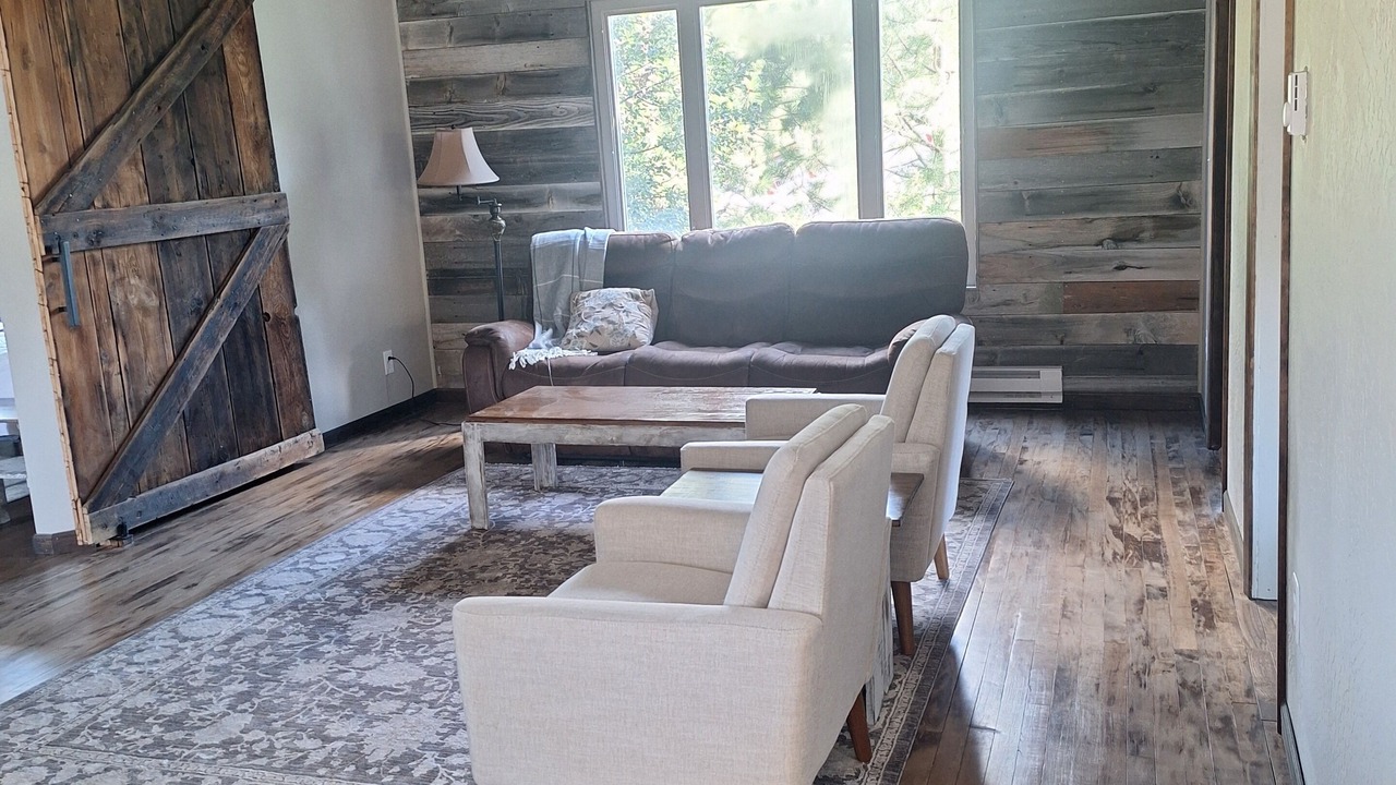 Photo of Livingroom in Jefferson County