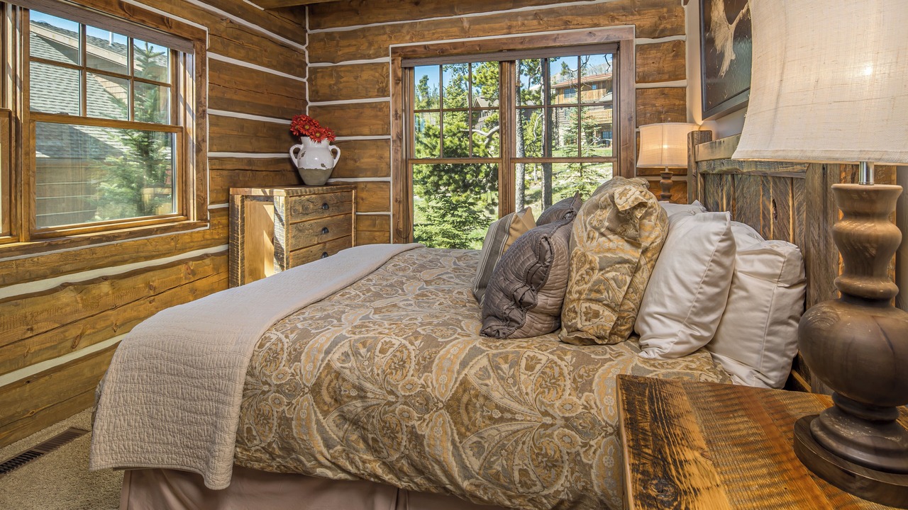 Photo of Bedroom in Powder Ridge