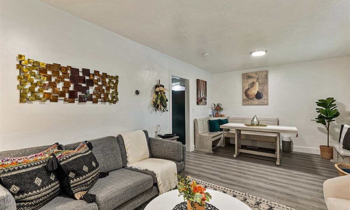 Photo of Livingroom in Millcreek