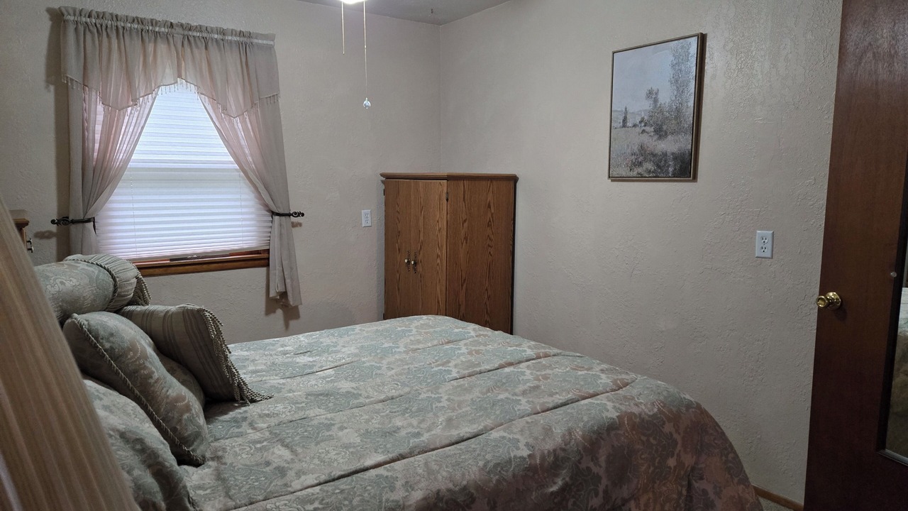 Photo of Bedroom in Esmond