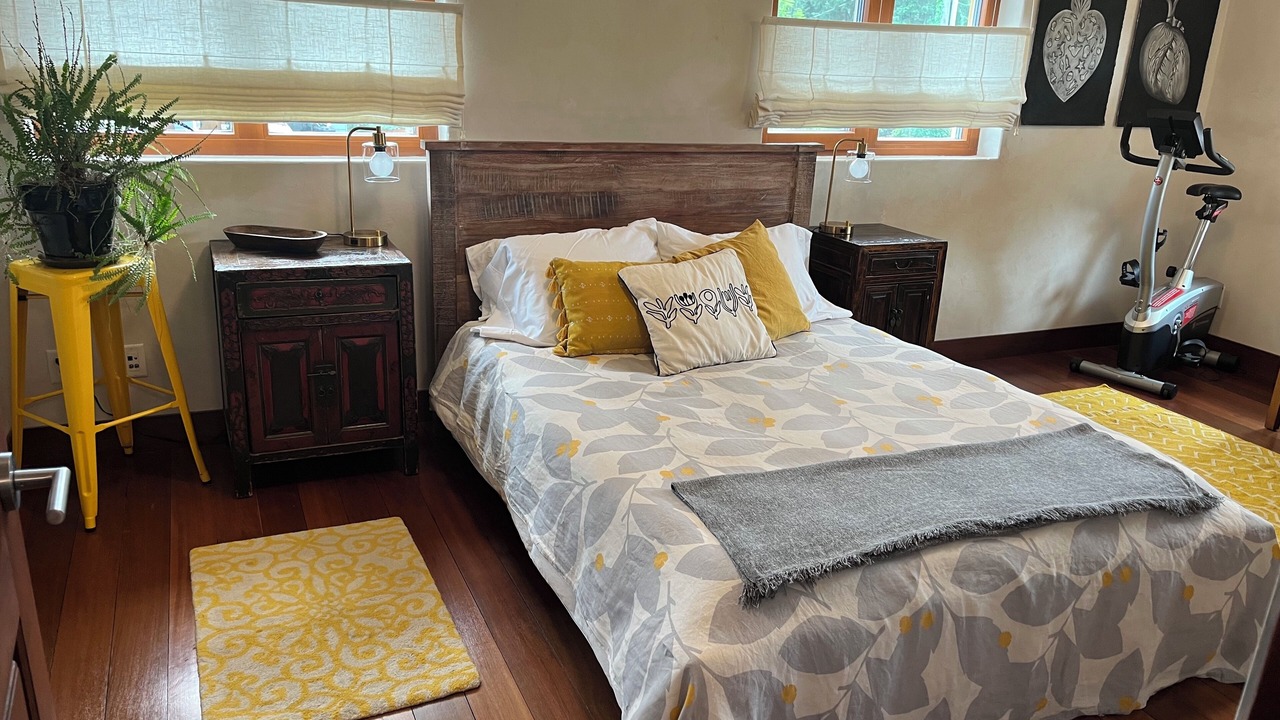 Photo of Bedroom in Upper Rattlesnake