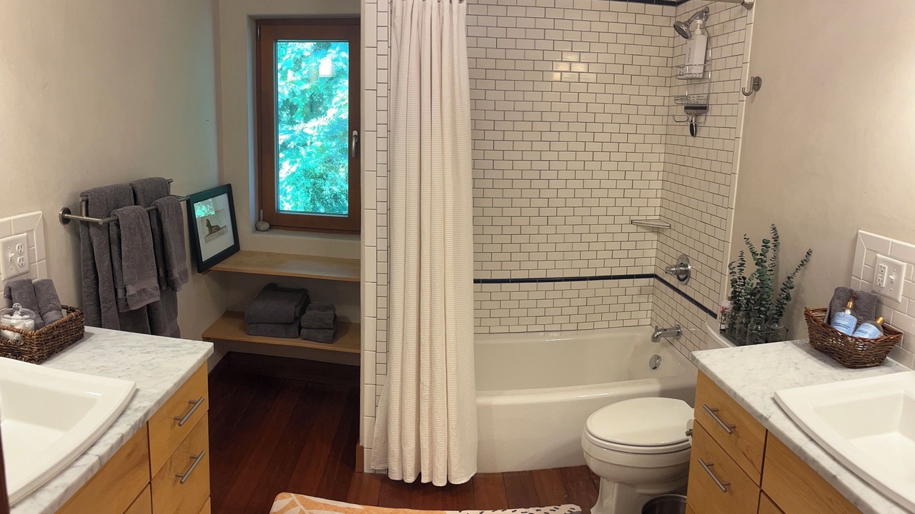 Photo of Bathroom in Upper Rattlesnake