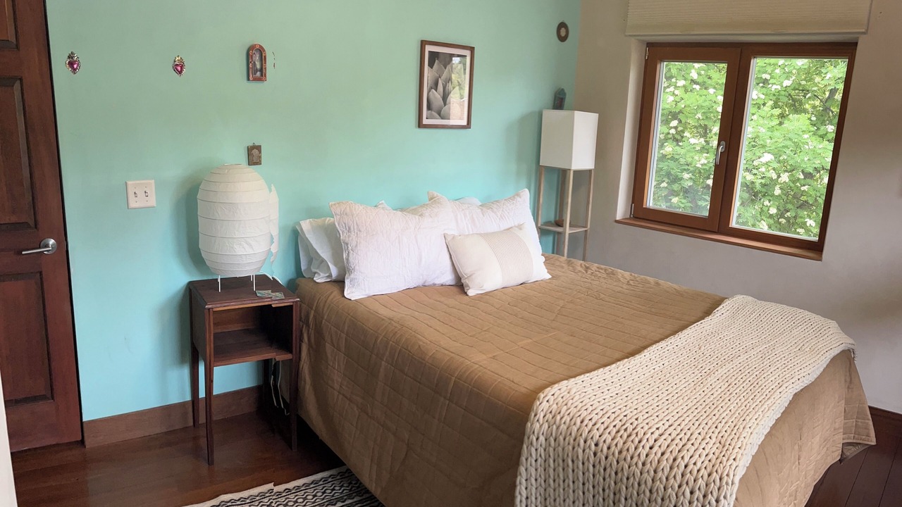 Photo of Bedroom in Upper Rattlesnake